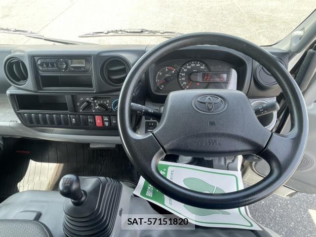 Toyota DYNA TRUCK 2017-06 6497075-17