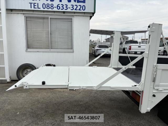 Toyota DYNA TRUCK 2013-04 6751393-25
