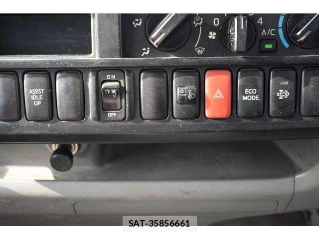 Toyota DYNA TRUCK 2012-11 6814741-12