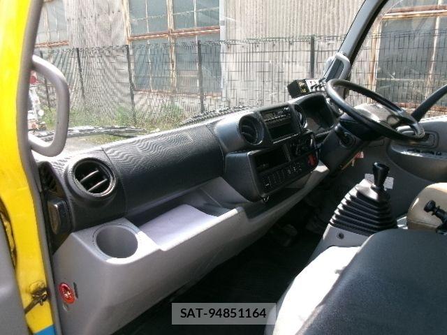 Toyota DYNA TRUCK 2016-03 6904517-24