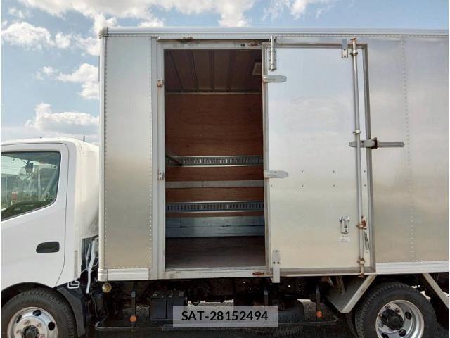 Toyota DYNA TRUCK 2018-02 6904518-19