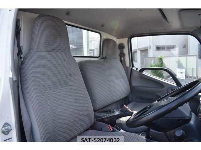 Toyota DYNA TRUCK 2017-04 6993241-11