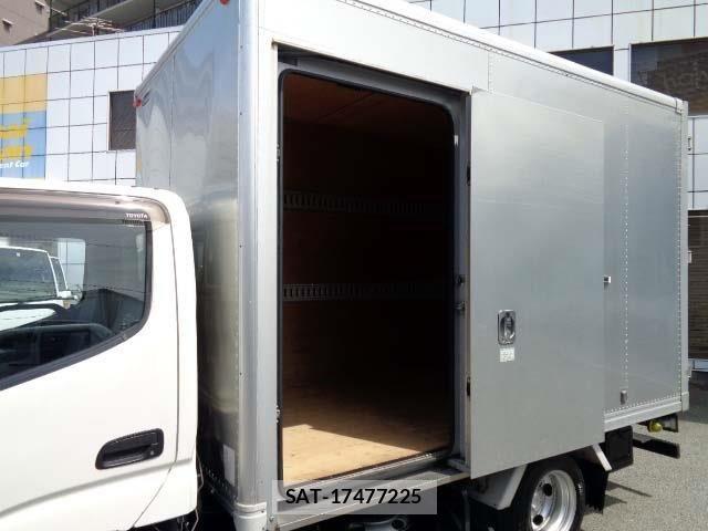 Toyota DYNA TRUCK 2016-03 7217783-11