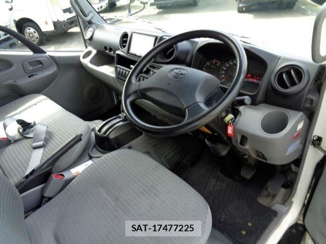 Toyota DYNA TRUCK 2016-03 7217783-2