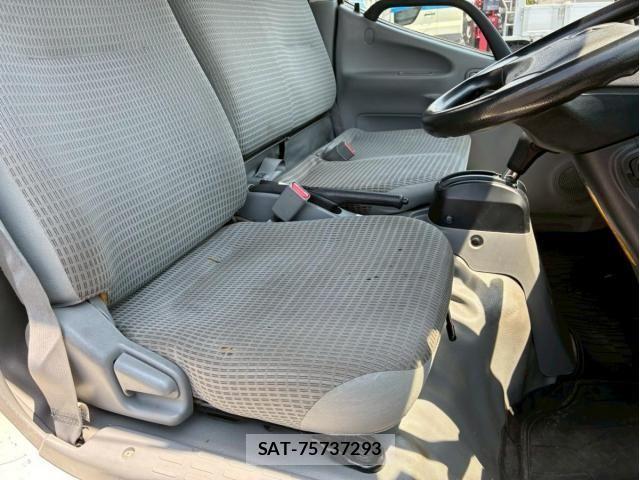 Toyota DYNA TRUCK 2018-12 7217792-17