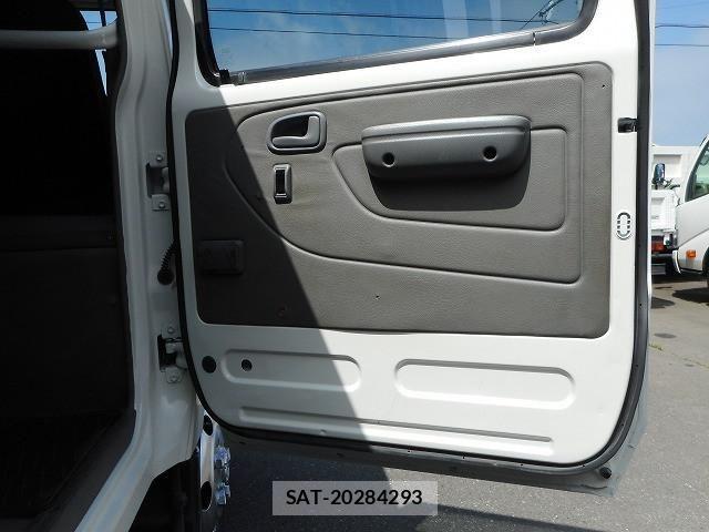 Toyota DYNA TRUCK 2014-03 7250615-16