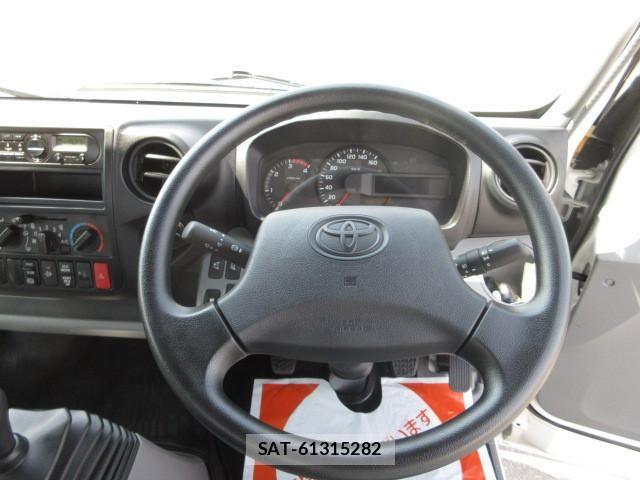 Toyota DYNA TRUCK 2017-06 7326808-11