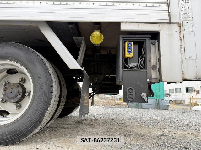 Toyota DYNA TRUCK 2018-06 7326817-11