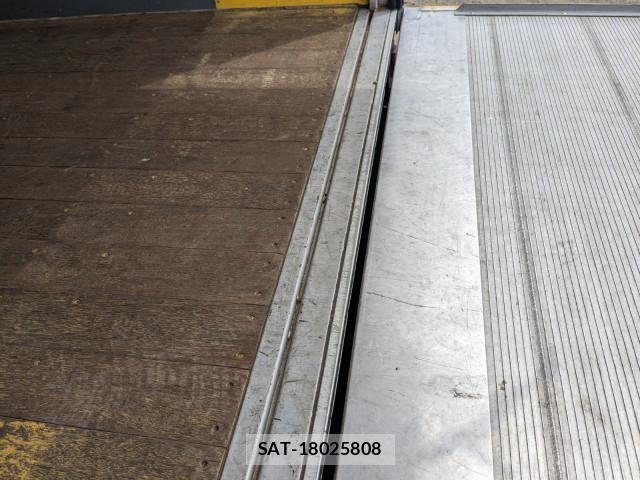 Toyota DYNA TRUCK 2019-02 7326820-9