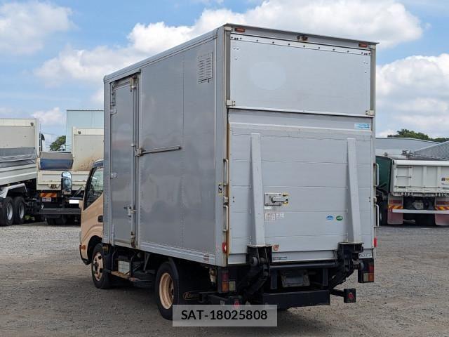 Toyota DYNA TRUCK 2019-02 7326820-2