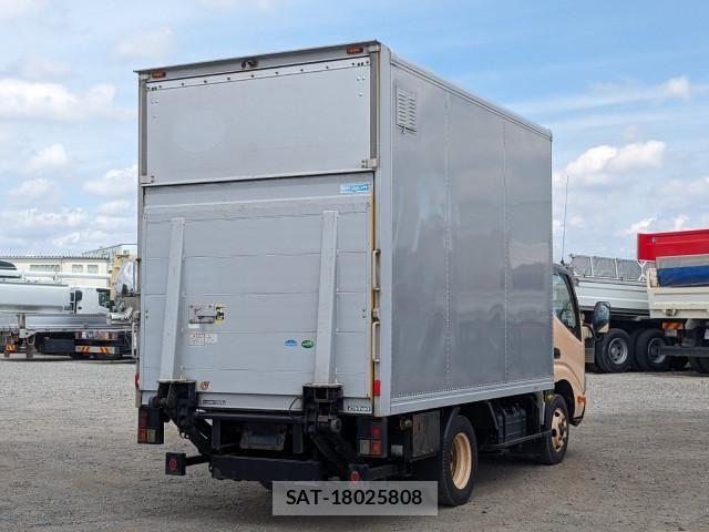 Toyota DYNA TRUCK 2019-02 7326820-3