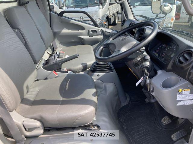 Toyota DYNA TRUCK 2020-06 7357598-4