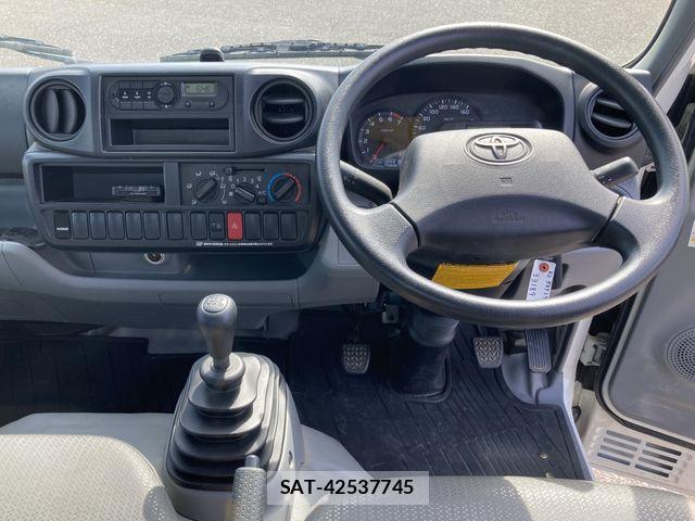Toyota DYNA TRUCK 2020-06 7357598-6
