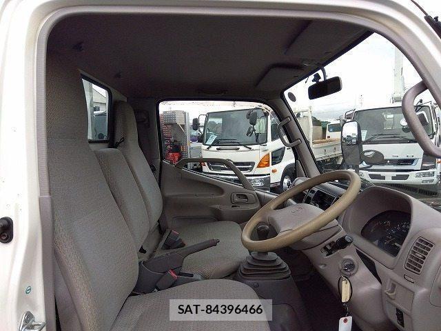 Toyota DYNA TRUCK 2004-02 7392003-16
