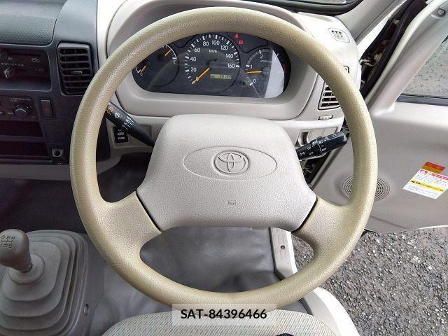 Toyota DYNA TRUCK 2004-02 7392003-17
