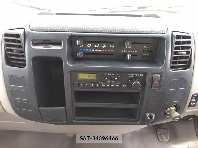 Toyota DYNA TRUCK 2004-02 7392003-18