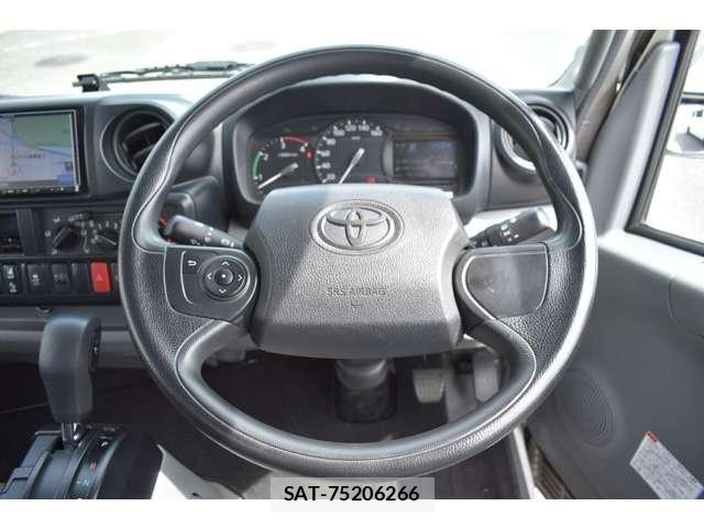 Toyota DYNA TRUCK 2022-05 7722883-4