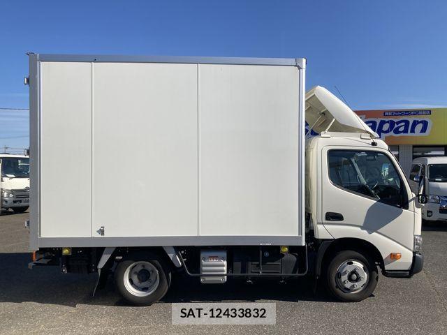 Toyota DYNA TRUCK 2024-06 7722881-7