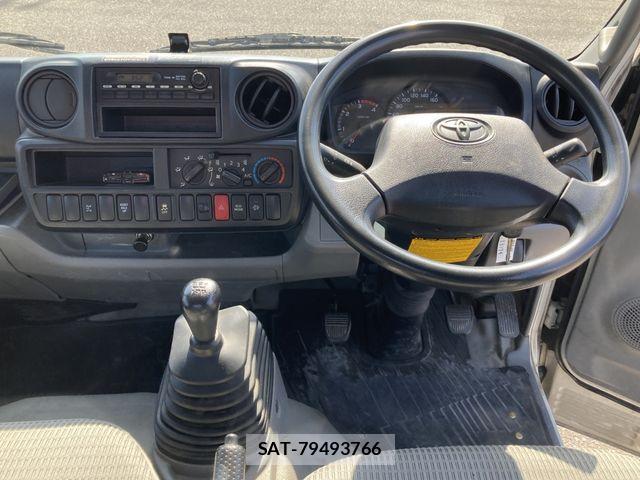 Toyota DYNA TRUCK 2017-04 7722887-7