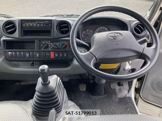 Toyota DYNA TRUCK 2017-06 7784493-9