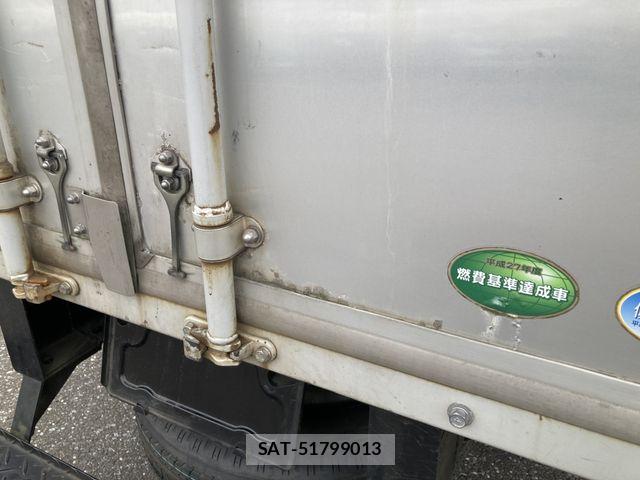 Toyota DYNA TRUCK 2017-06 7784493-17