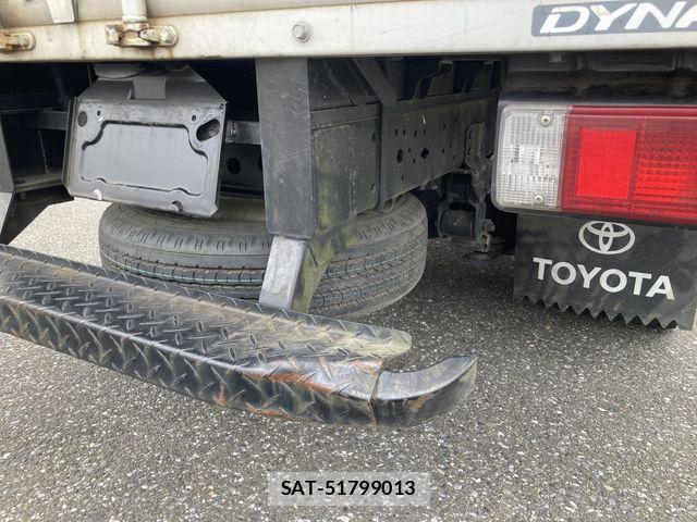Toyota DYNA TRUCK 2017-06 7784493-18