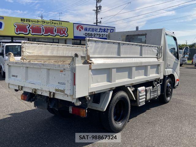 Toyota DYNA TRUCK 2021-08 7784502-3