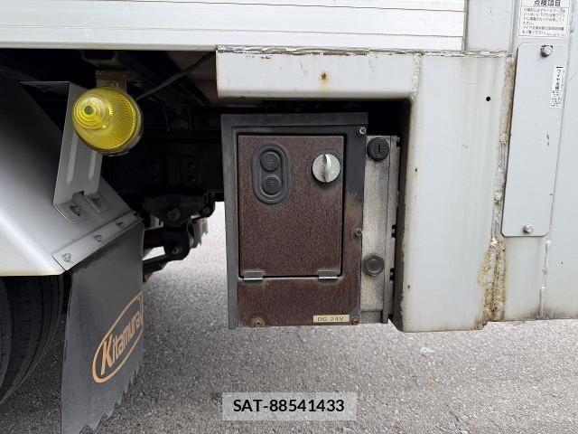 Toyota DYNA TRUCK 2017-12 7961322-11