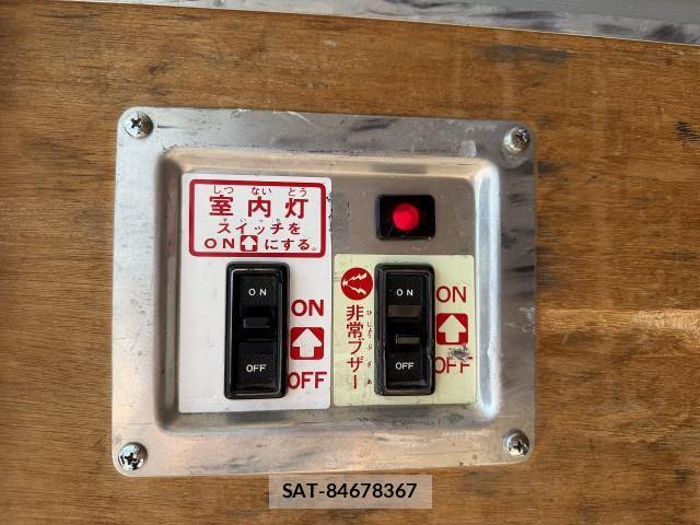 Toyota DYNA TRUCK 2018-02 7961324-26