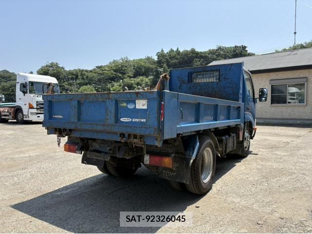 Toyota DYNA TRUCK 2014-03 8158317-3