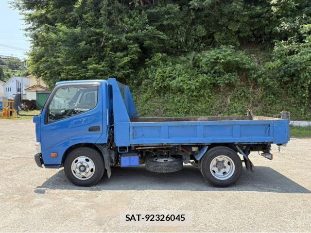 Toyota DYNA TRUCK 2014-03 8158317-5