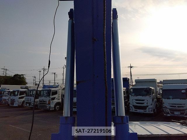 Toyota DYNA TRUCK 2003-07 8207353-6