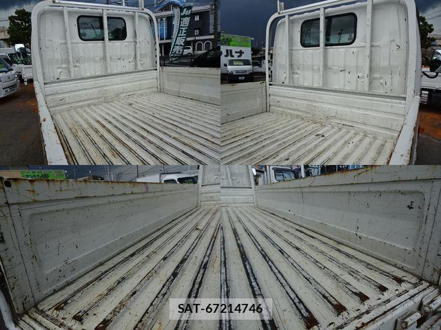 Toyota DYNA TRUCK 2010-05 8207356-7