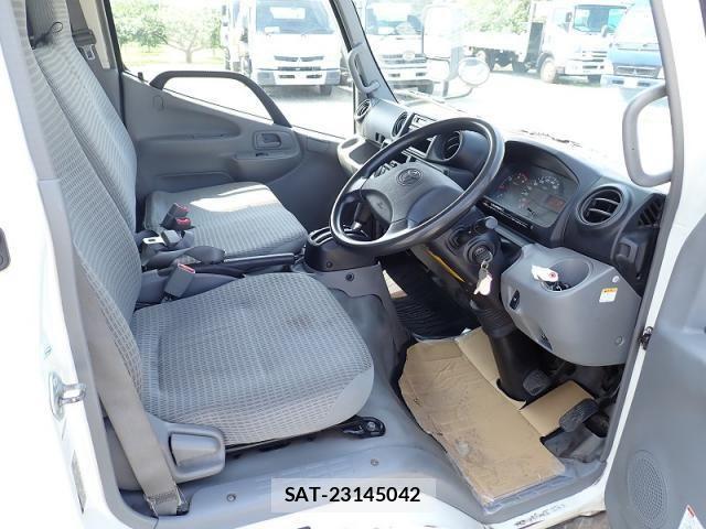 Toyota DYNA TRUCK 2014-02 8207354-12