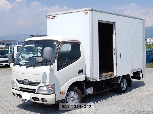 Toyota DYNA TRUCK 2014-02 8207354-1