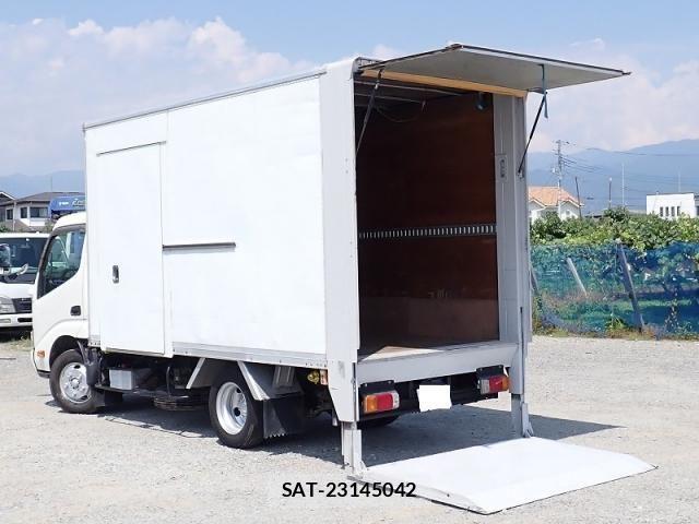 Toyota DYNA TRUCK 2014-02 8207354-3