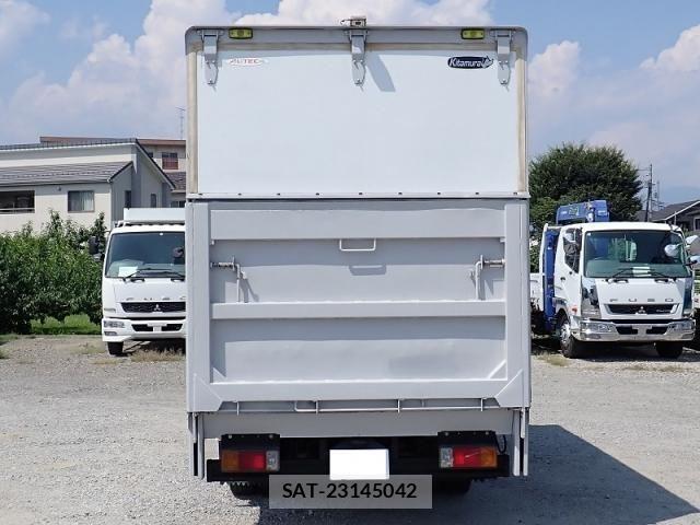 Toyota DYNA TRUCK 2014-02 8207354-5