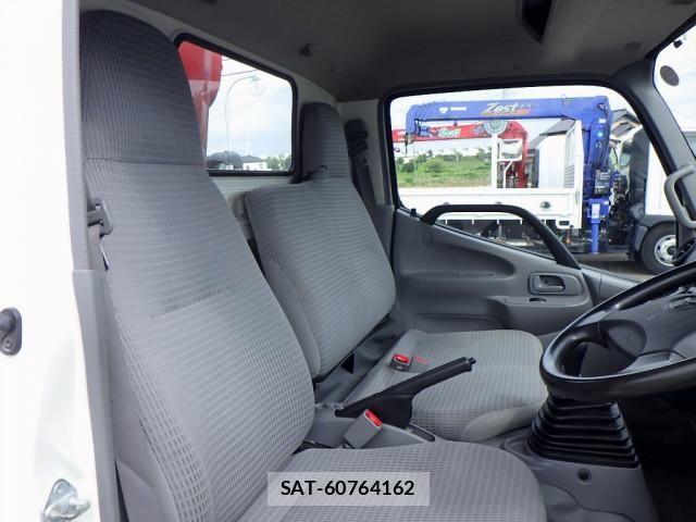 Toyota DYNA TRUCK 2018-03 8229703-13