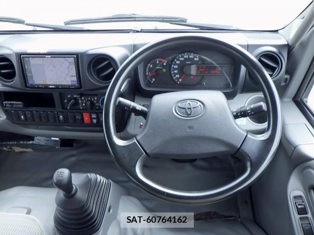 Toyota DYNA TRUCK 2018-03 8229703-14