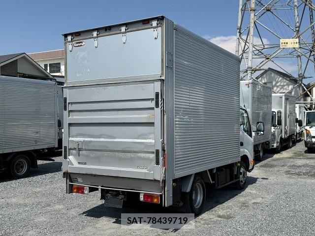 Toyota DYNA TRUCK 2018-06 8229731-1