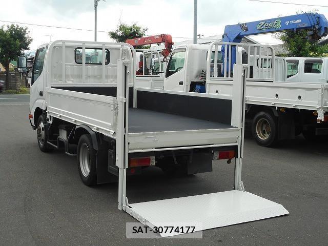Toyota DYNA TRUCK 2013-11 8229744-9