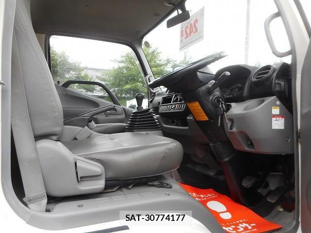 Toyota DYNA TRUCK 2013-11 8229744-12