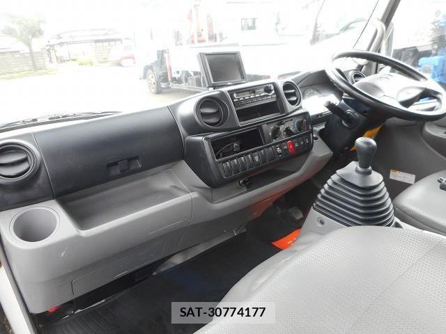 Toyota DYNA TRUCK 2013-11 8229744-14