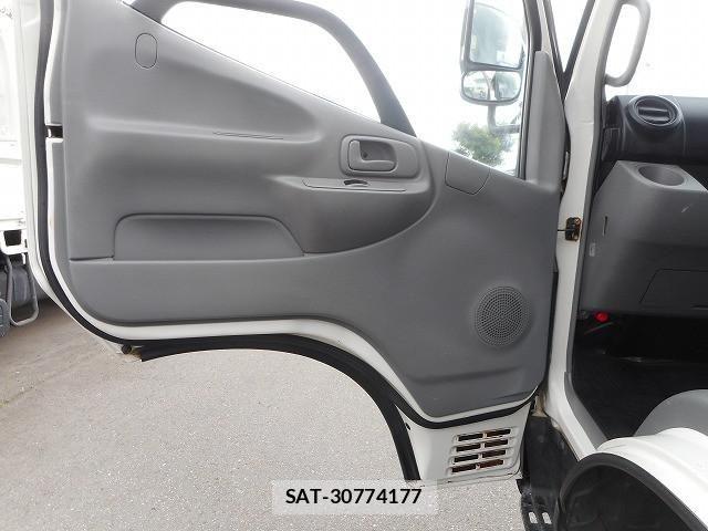 Toyota DYNA TRUCK 2013-11 8229744-16
