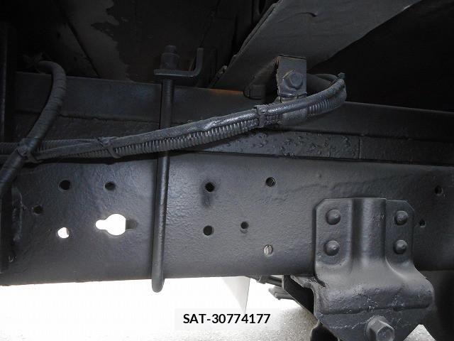 Toyota DYNA TRUCK 2013-11 8229744-22