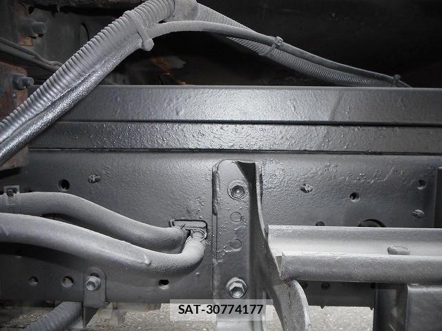 Toyota DYNA TRUCK 2013-11 8229744-23