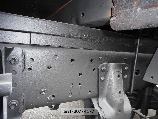 Toyota DYNA TRUCK 2013-11 8229744-24