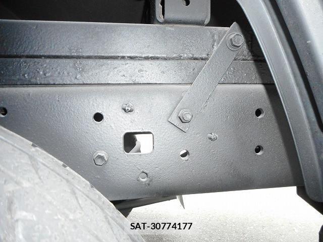 Toyota DYNA TRUCK 2013-11 8229744-25