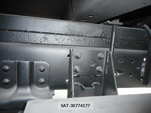 Toyota DYNA TRUCK 2013-11 8229744-26