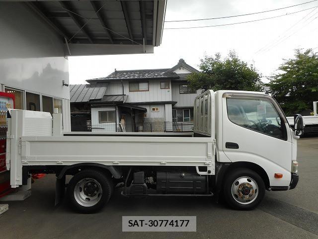 Toyota DYNA TRUCK 2013-11 8229744-3